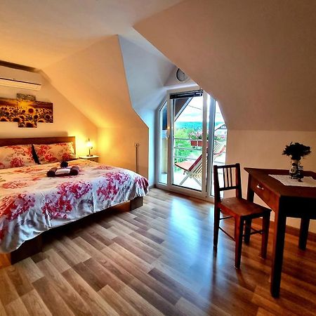 Gartnar Home -Hiska S Pridihom Domacnosti In Pogledom Na Hribe. Радовлица Экстерьер фото